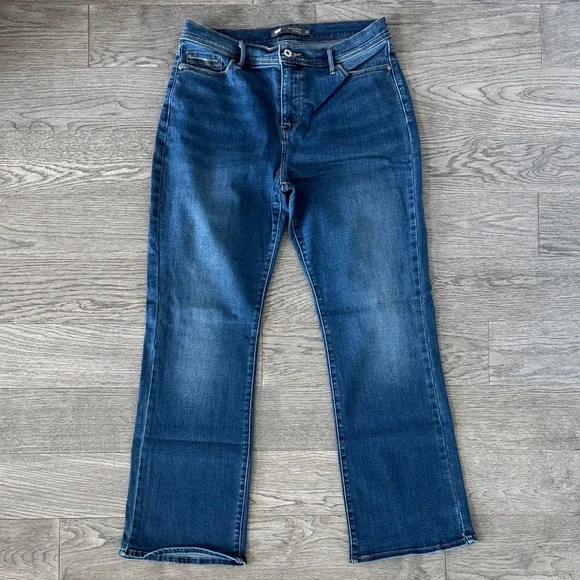 🌼LEVI’S🌼 512 Perfectly Slimming Bootcut Jeans, Size 14 - Picture 1 of 9